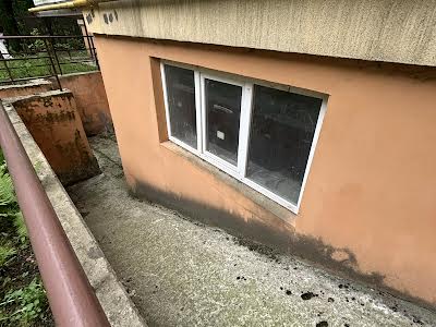 комерційна за адресою Жасминова вул., 5б