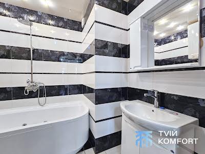 квартира за адресою Анни Ахматової вул., 48
