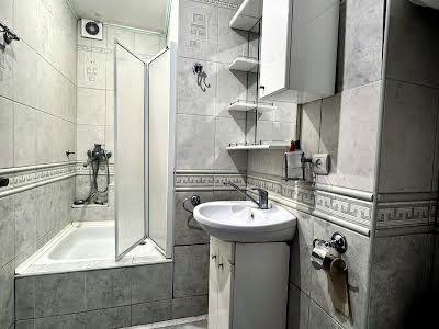 квартира за адресою Коломийська вул., 15а