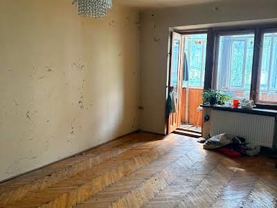 квартира за адресою Степана Бандери вул., 6