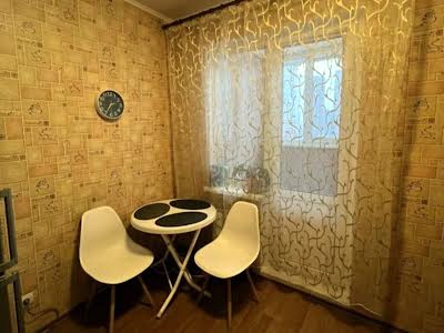 квартира за адресою Софії Русової вул., 3
