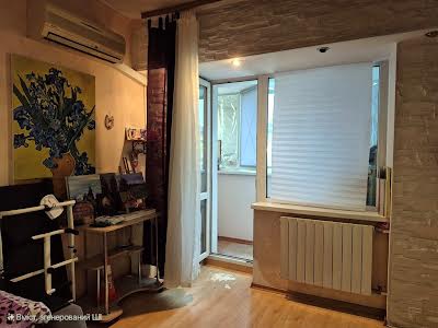 квартира по адресу Строителей ул., 8