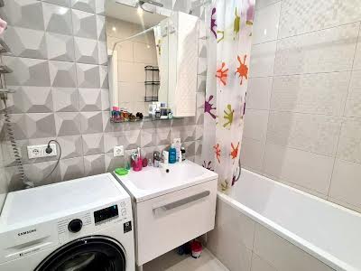 квартира за адресою Патріарха Мстислава Скрипника вул., 48-А