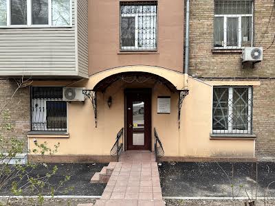 комерційна за адресою Богдана Гаврилишина вул. (Ванди Василевської), 14