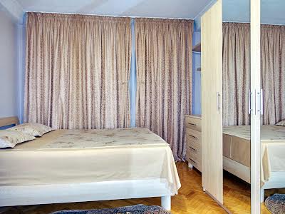 квартира по адресу Круглоуниверситетская ул., 15