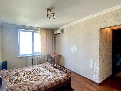 квартира за адресою Амвросія Бучми бульв., 8