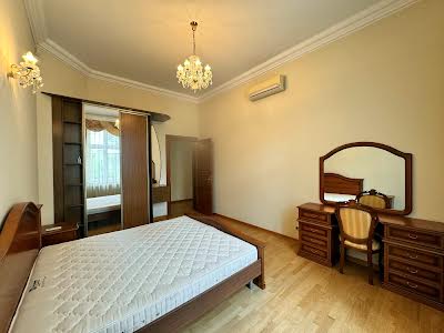 квартира по адресу Новаковского ул., 8