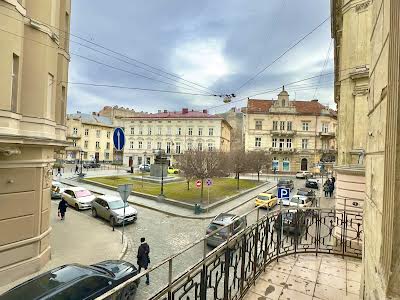 комерційна за адресою Августина Волошина вул., 8
