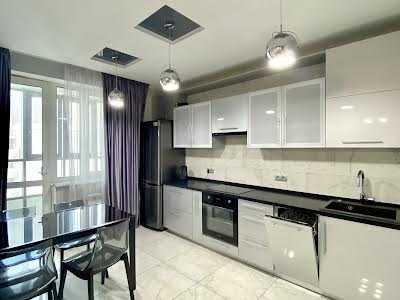 квартира за адресою Патріарха Мстислава Скрипника вул., 40