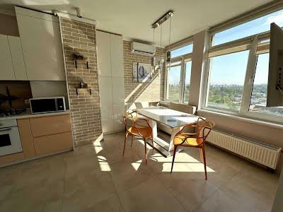 квартира за адресою Юнацька вул., 17