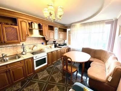 квартира за адресою Святошинська пл., 1