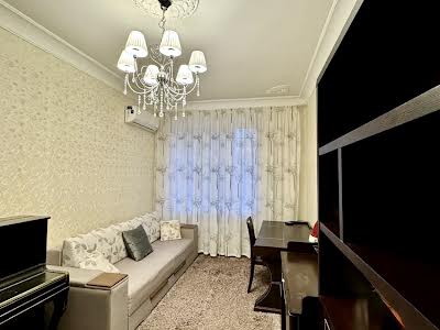 квартира по адресу Кловский спуск, 4