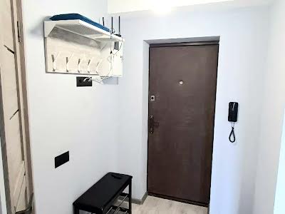 квартира по адресу Строителей ул., 17