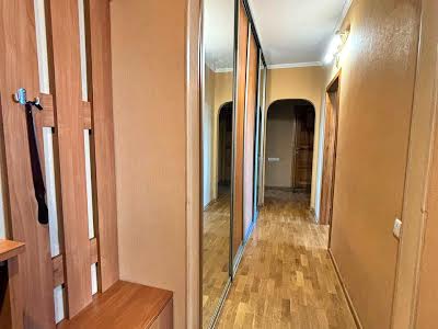 квартира за адресою Озерна вул., 22