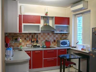 квартира за адресою Саперно-Слобідська вул., 8