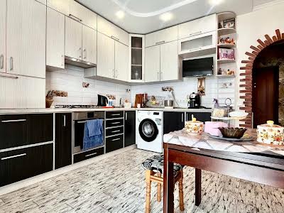квартира за адресою Стрілецька вул., 88