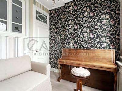 квартира за адресою Шота Руставелі вул., 44