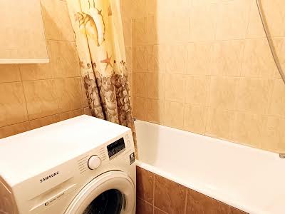 квартира за адресою Бригадна вул., 8