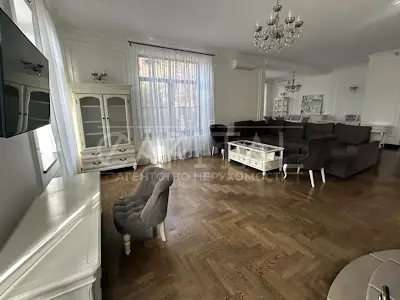 дом по адресу Стежки ул.