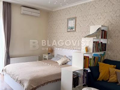 квартира за адресою Регенераторна вул., 4 к1
