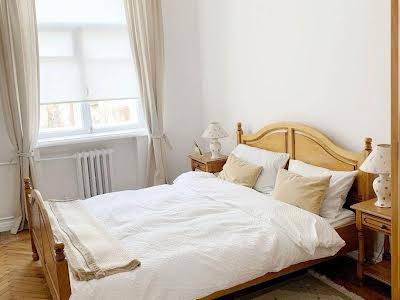 квартира за адресою Назарівська вул. (Вєтрова), 25