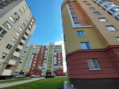 квартира за адресою Тролейбусна вул., 4