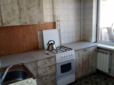 квартира за адресою Героїв полку 