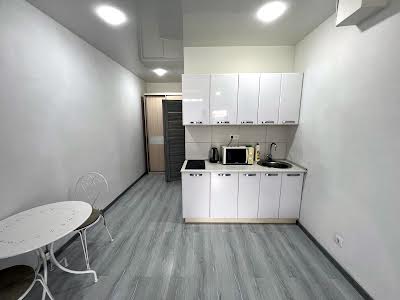квартира по адресу Євгена Чикаленка ул. (Матросова), 8а