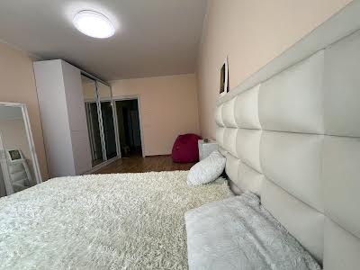 квартира за адресою Драгоманова вул., 1-К