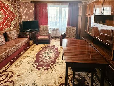 квартира за адресою Героїв полку 
