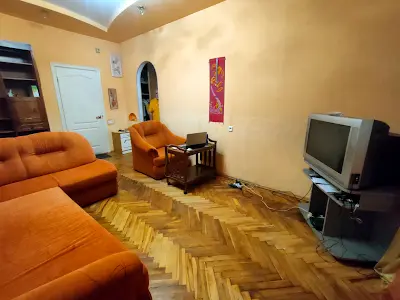 квартира за адресою Лондонська вул. (Пітерська), 3