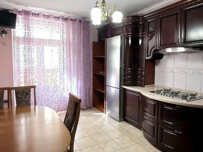 квартира за адресою Раїси Окіпної вул., 4