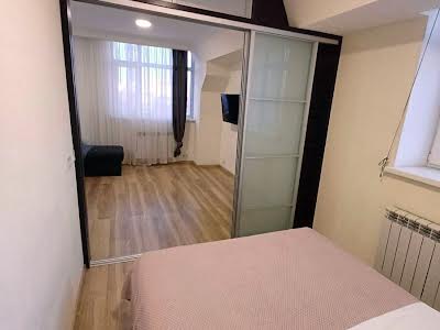 квартира за адресою Машинобудівна вул., 41