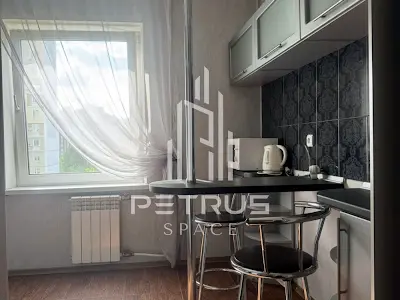 квартира за адресою Анни Ахматової вул., 6