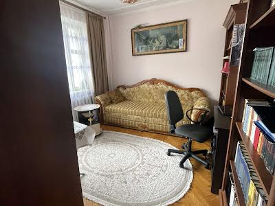 квартира за адресою Кирила Трильовського вул., 28