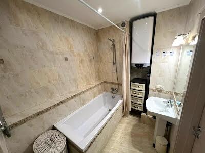 квартира за адресою Левітана вул., 3