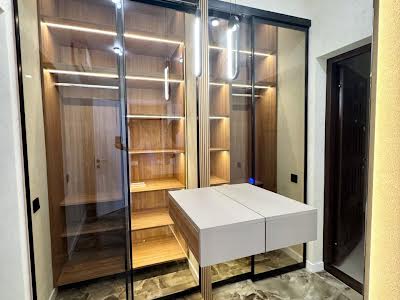 квартира за адресою Краснова вул., 3а