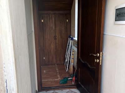 будинок за адресою Патріарха Володимира Романюка вул. (Жовтнева), 9