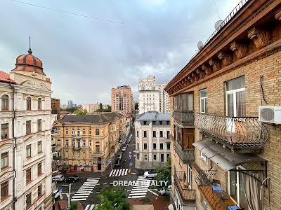 квартира за адресою Софіївська вул., 16/16