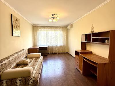 квартира за адресою Небесної сотні, 10