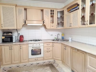 квартира за адресою Лепкого, 8