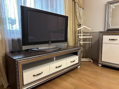 квартира за адресою Срібнокільська вул., 8