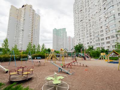 квартира по адресу Миколы Бажана просп., 12