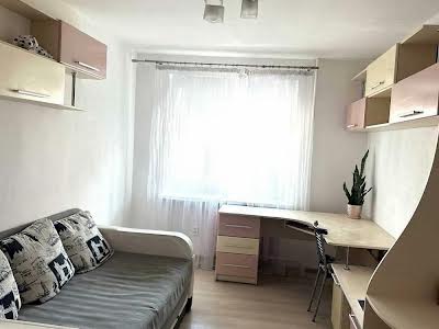 квартира за адресою Вагонна вул., 8