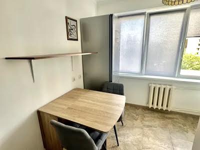 квартира за адресою Прирічна вул., 19