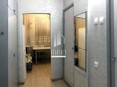 квартира за адресою Лариси Руденко вул., 8