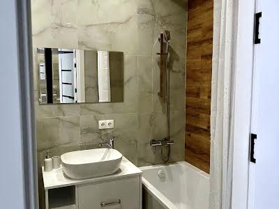 квартира за адресою Михайлівська вул., 8
