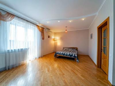 квартира по адресу Киев, Александра Конисского ул., 28А-30А