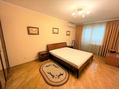 квартира за адресою Смілянська вул., 15