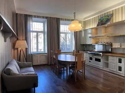 квартира по адресу Французский бульв., 11а
